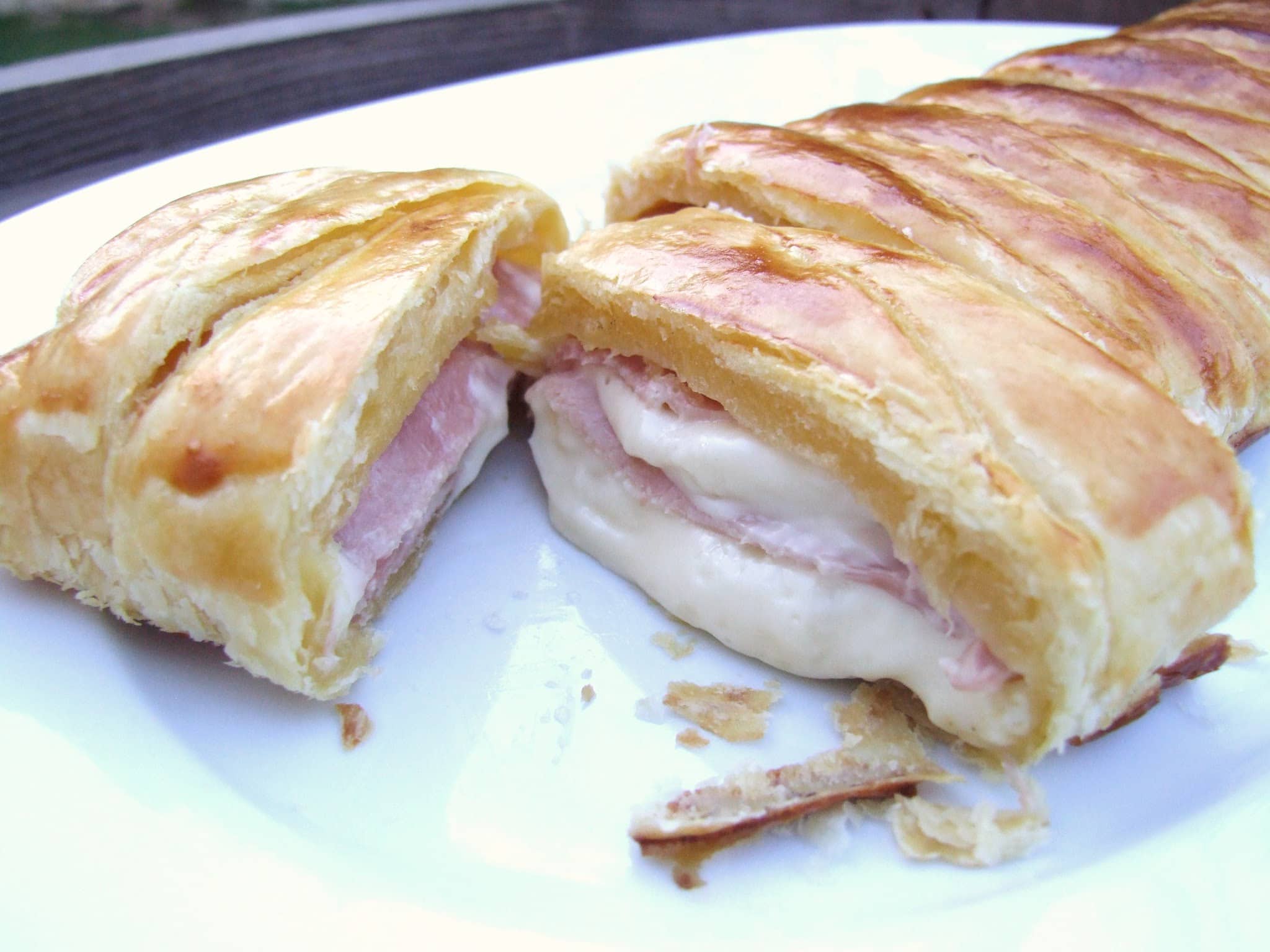 FEUILLETÉ JAMBON FROMAGE