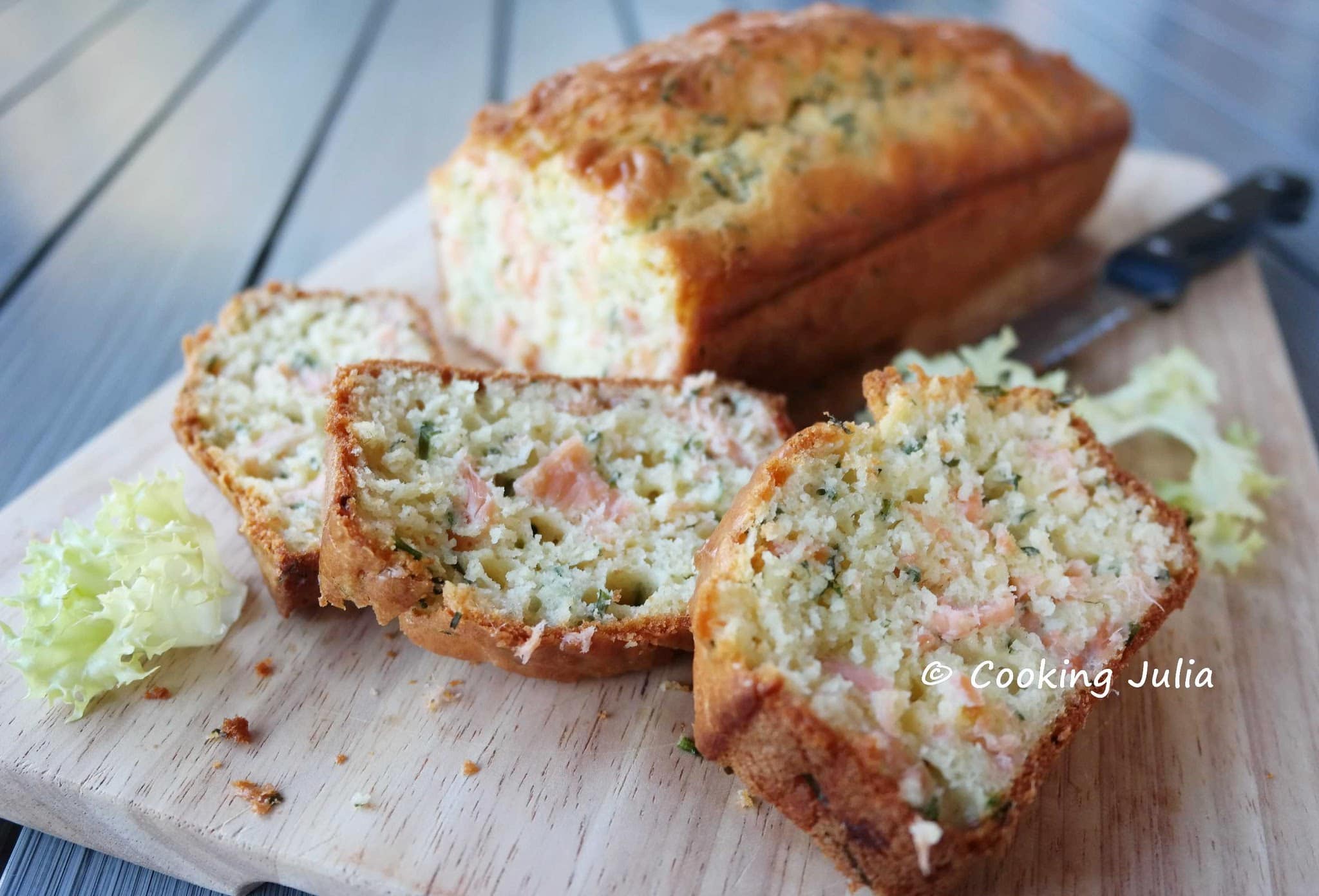 CAKE AU SAUMON FUMÉ ET CIBOULETTE