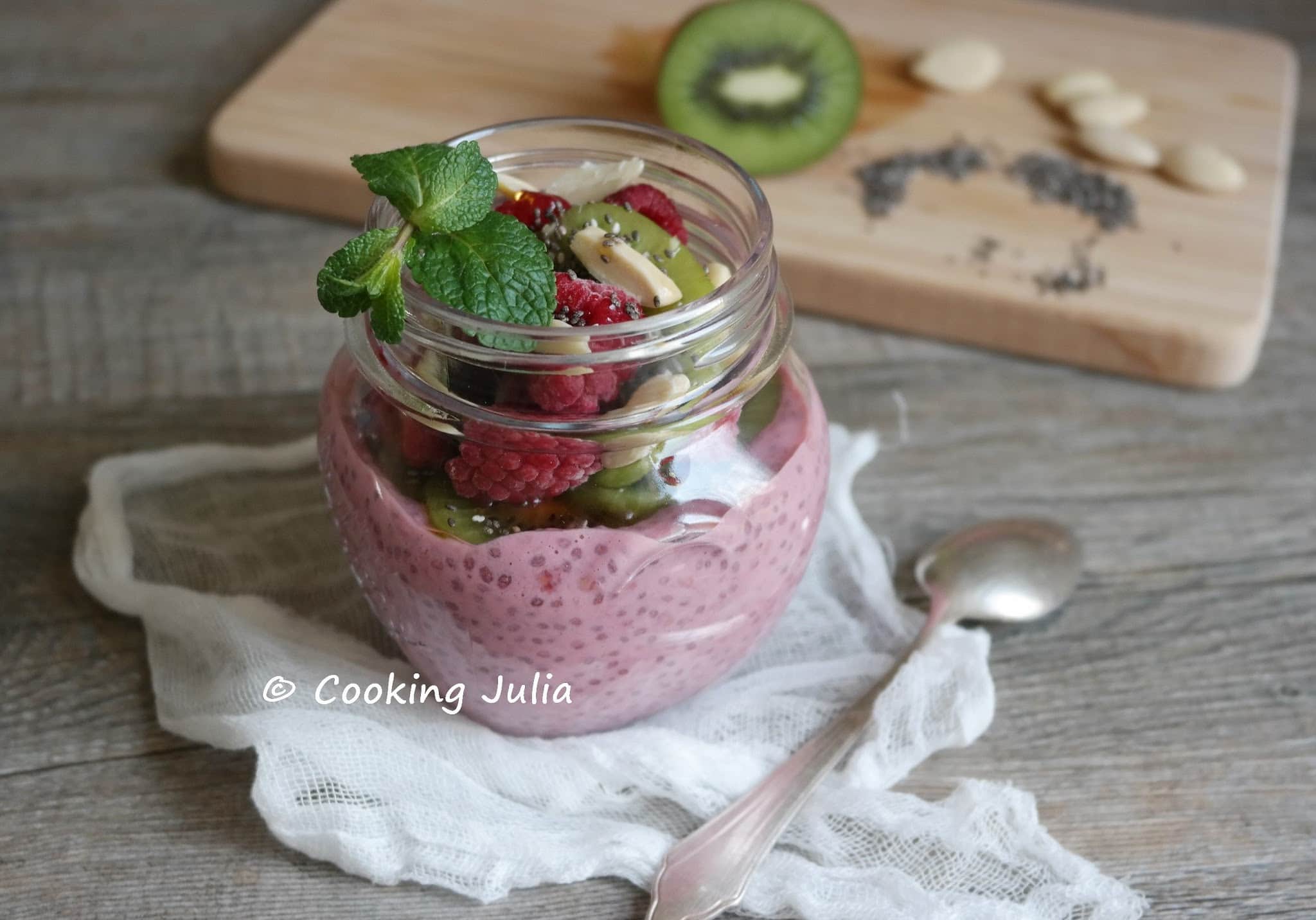 CHIA PUDDING VANILLÉ AUX FRAMBOISES
