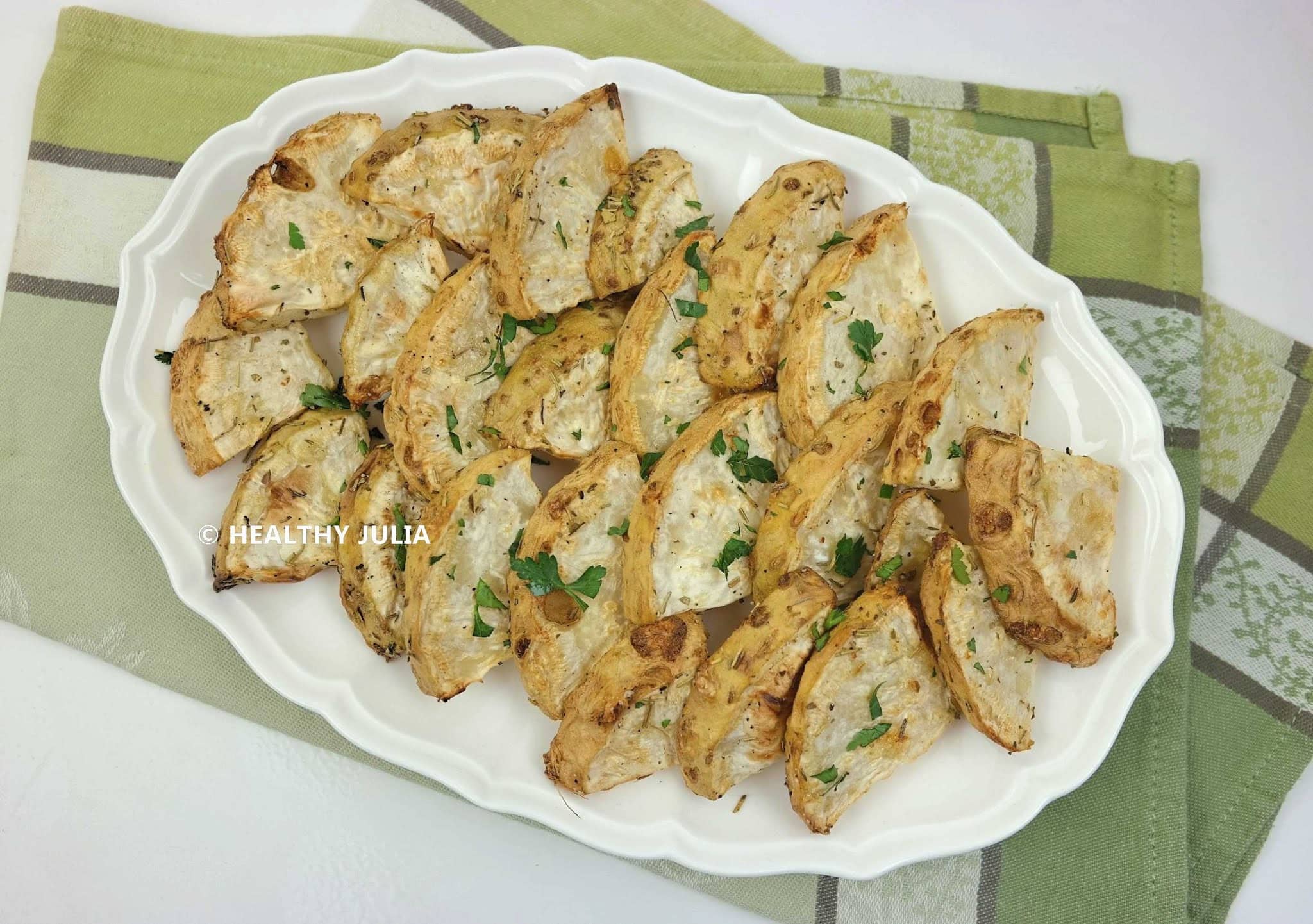 CÉLERI RAVE RÔTI AU ROMARIN