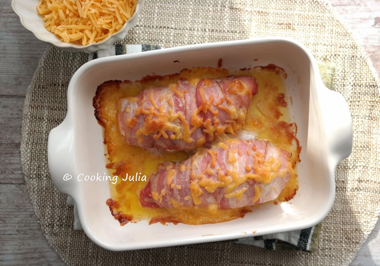 BLANC DE POULET AU LARD ET CHEDDAR