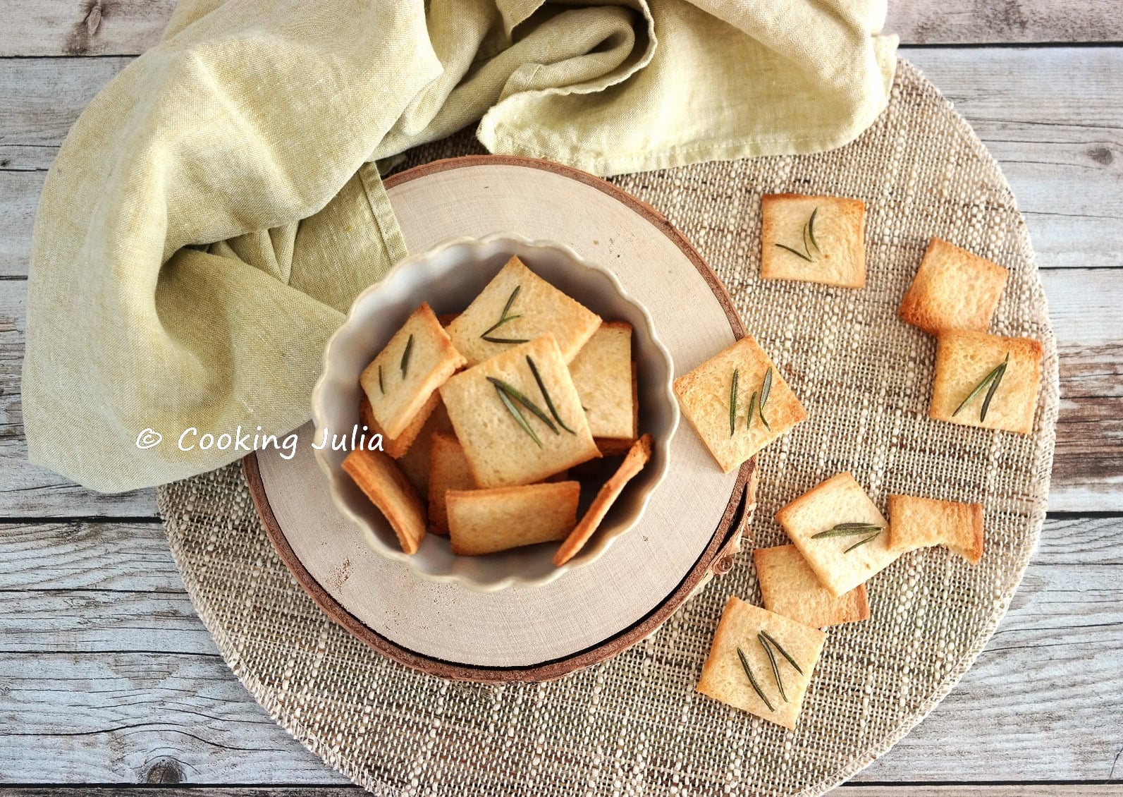 CROUSTILLES AU ROMARIN