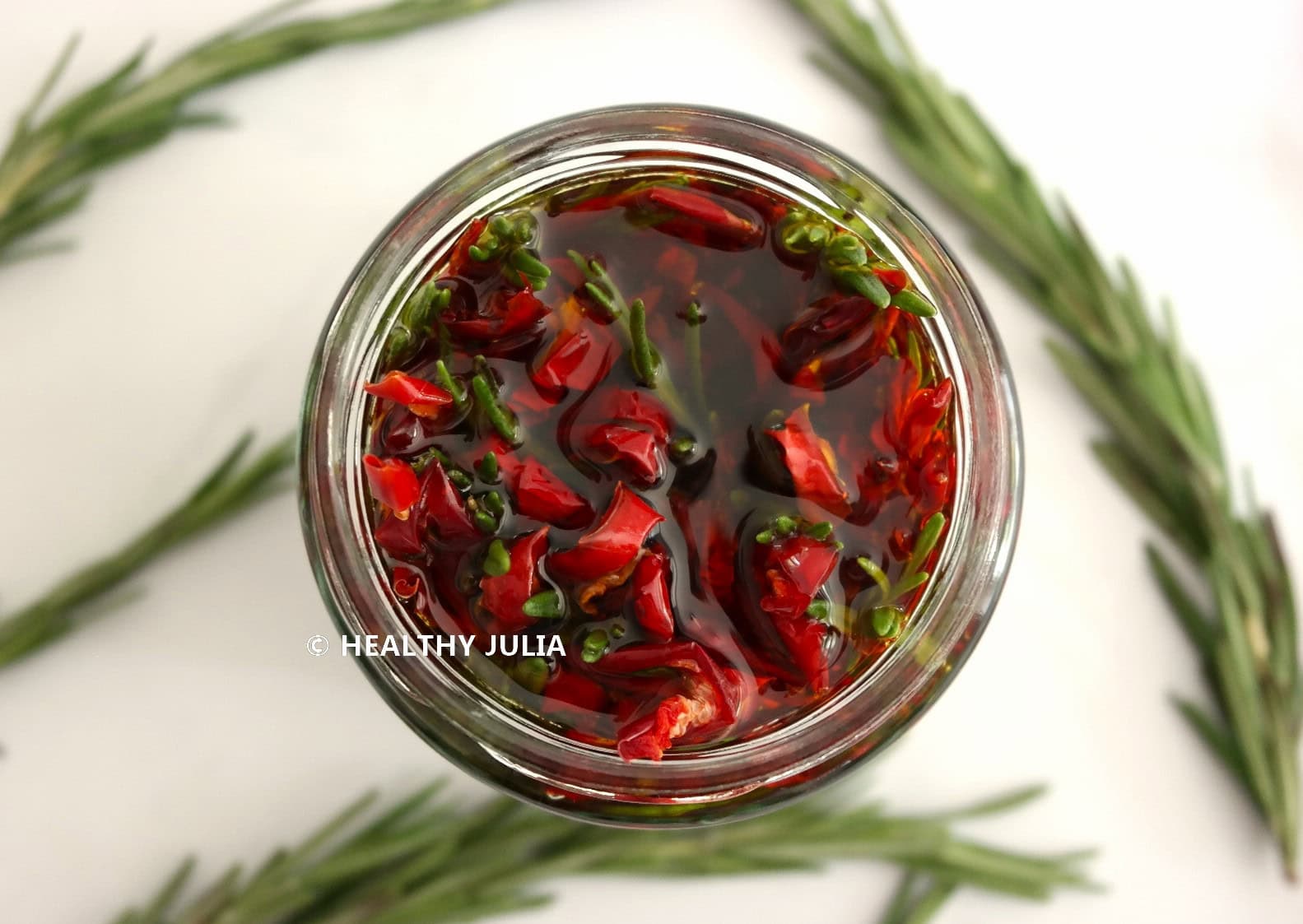 POIVRONS MARINÉS À L&rsquo;HUILE D&rsquo;OLIVE ET AU ROMARIN